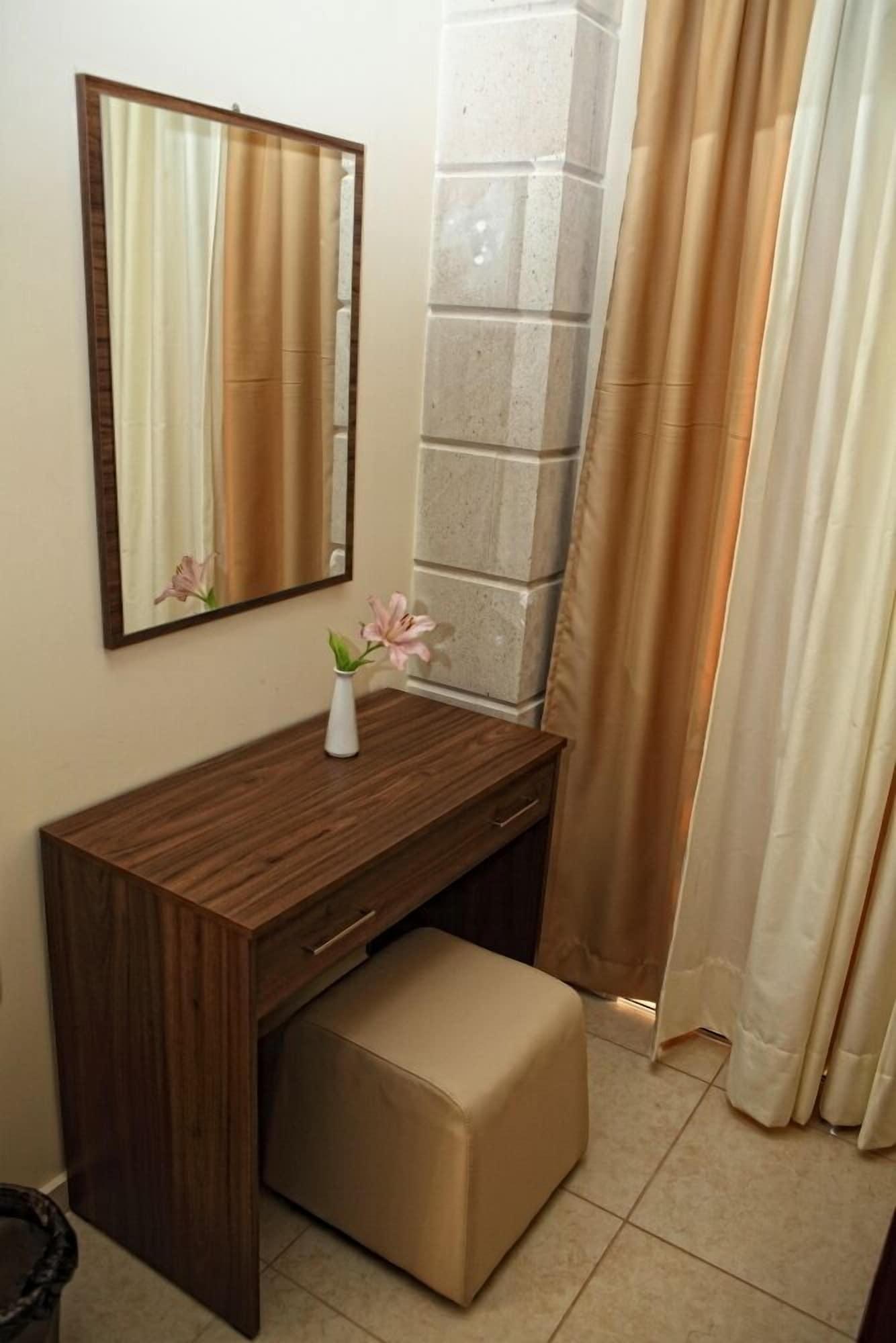Niriides Beach Hotel 레팀노 객실 사진