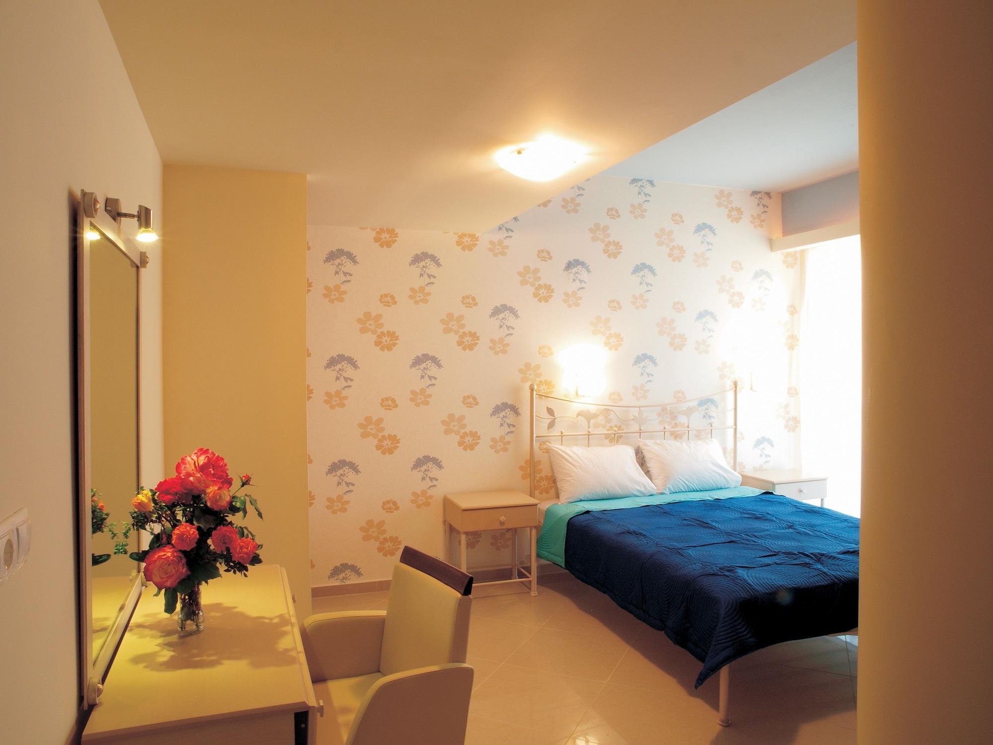 Niriides Beach Hotel 레팀노 객실 사진
