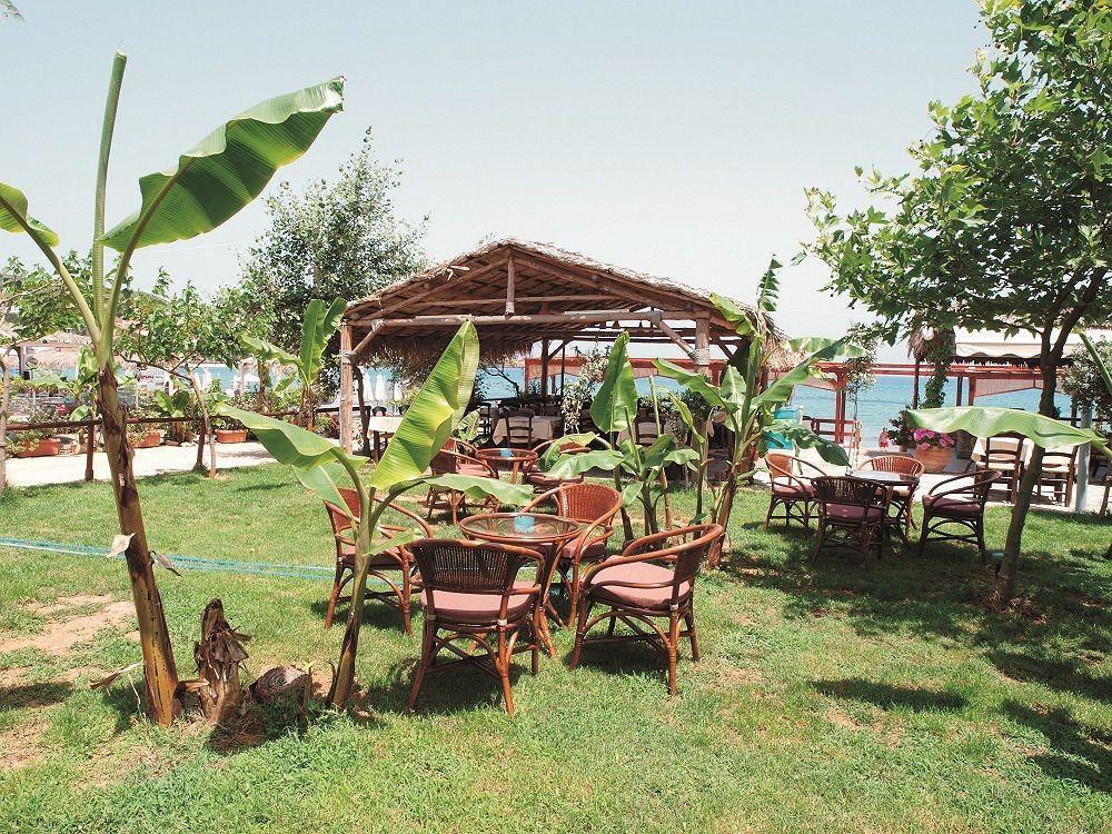 Niriides Beach Hotel 레팀노 레스토랑 사진