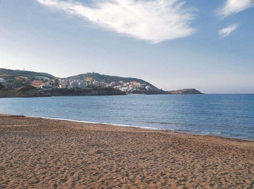 Niriides Beach Hotel 레팀노 외부 사진