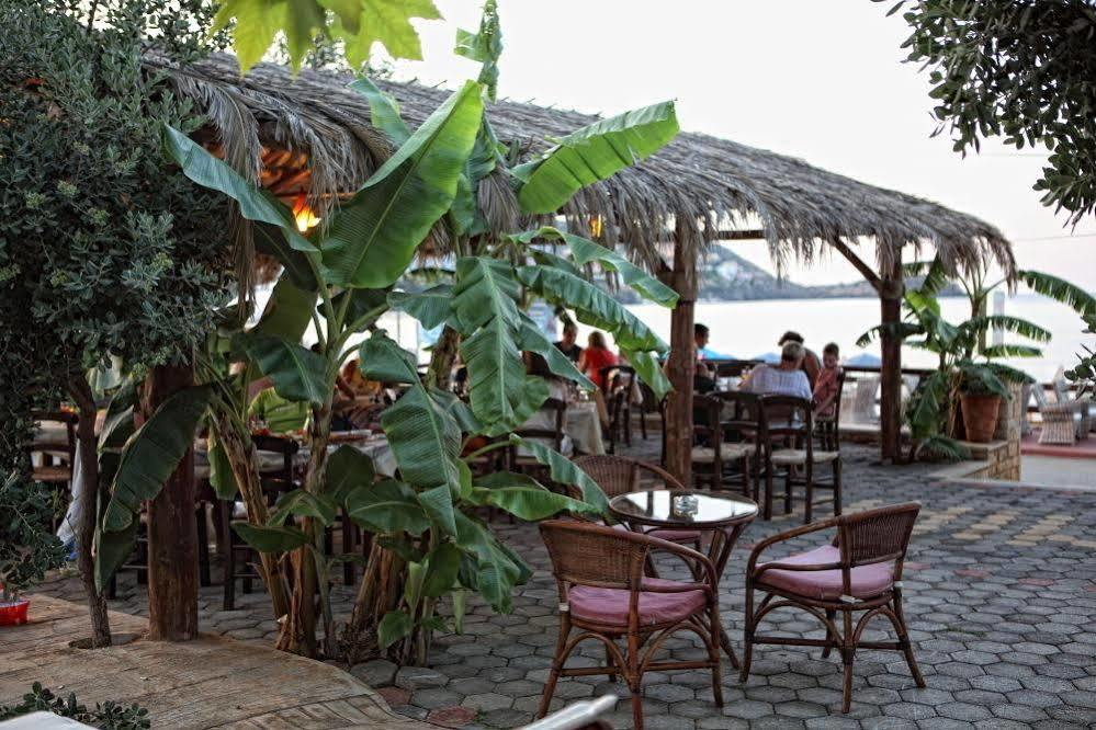 Niriides Beach Hotel 레팀노 외부 사진