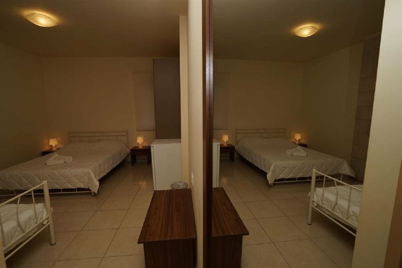 Niriides Beach Hotel 레팀노 외부 사진