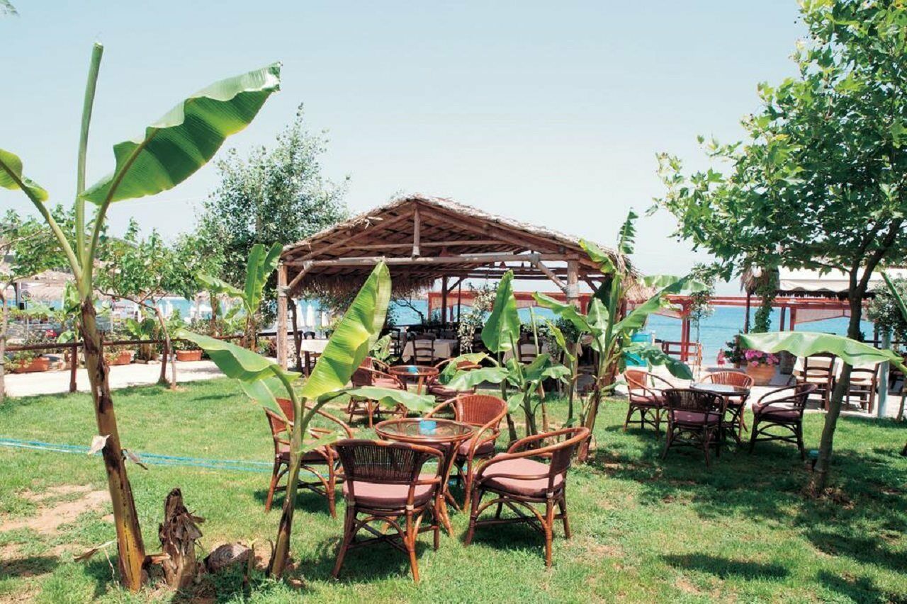 Niriides Beach Hotel 레팀노 외부 사진